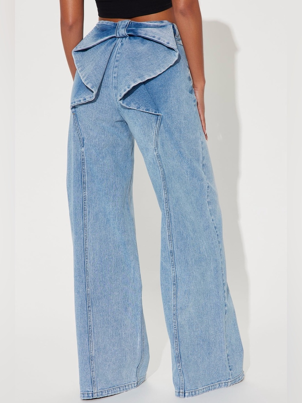 NWT Women’s Light Blue Wide-Leg Jeans with Bow Detail